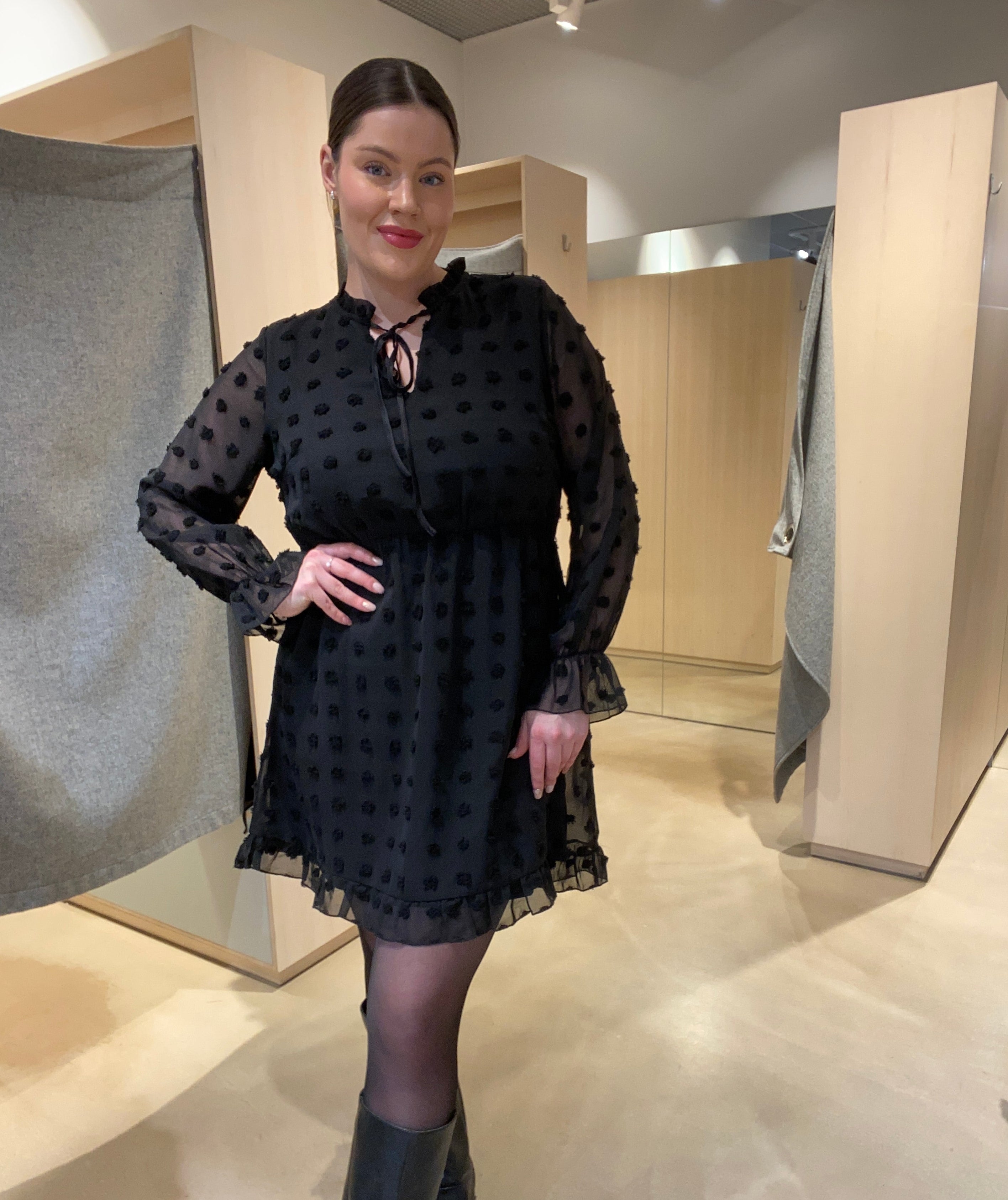 VILIVA Short Dress - Black